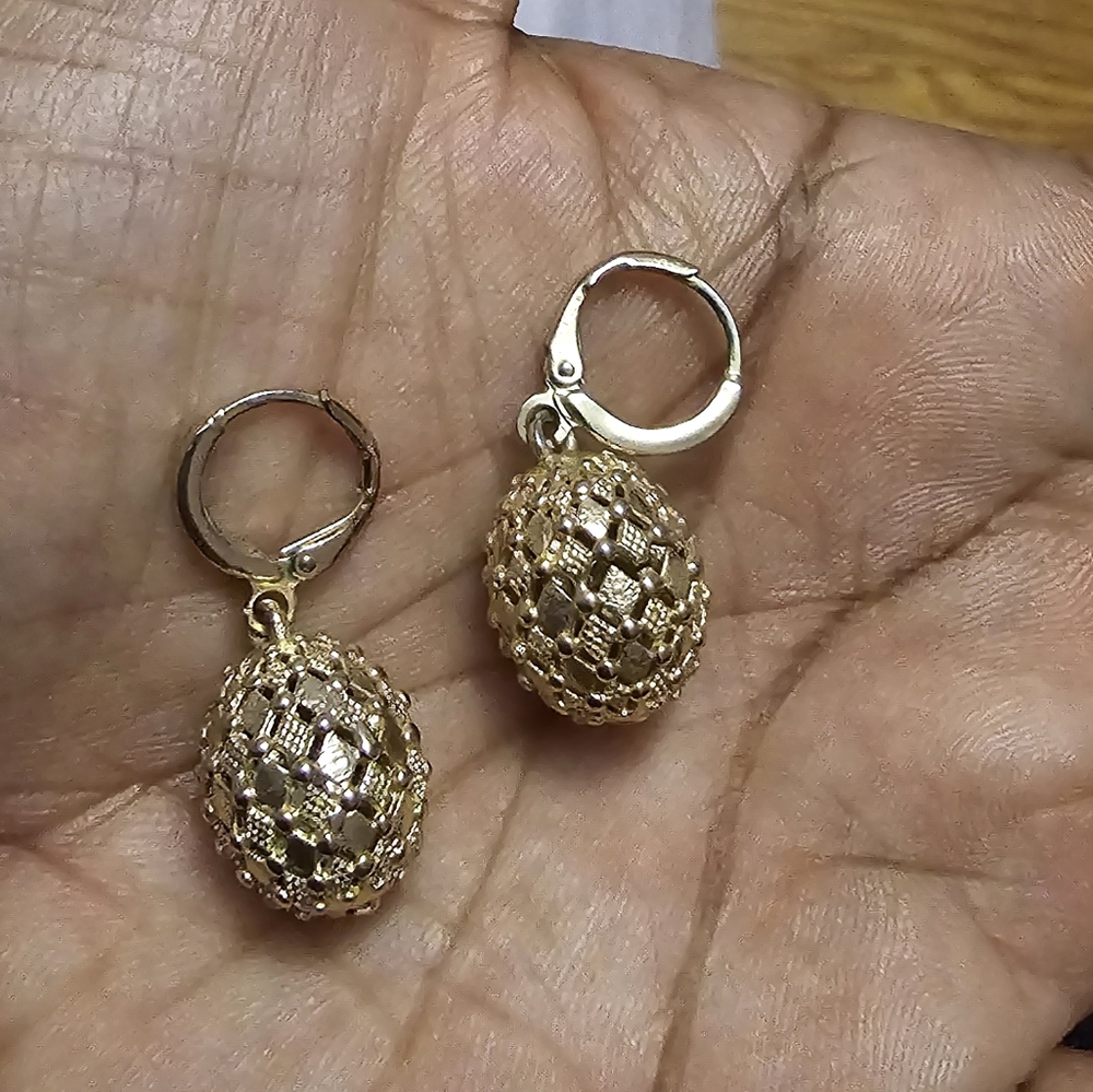 Earring - Picture 2 of 2